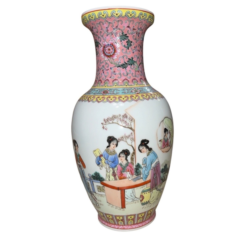 Vintage Chinese Hand painted Famille Rose Porcelain Vase